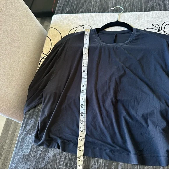 Lululemon Modal Relaxed-Fit Cropped Short-Sleeve Shirt in Black, Size 8 - Picture 9 of 9